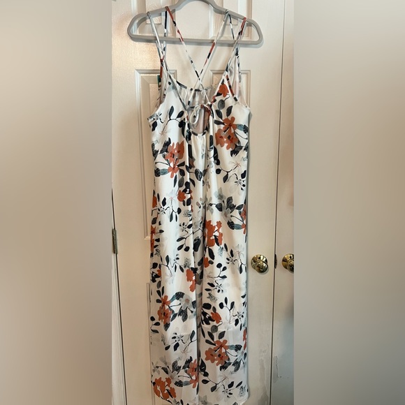 NWT high/low dress - Picture 2 of 5